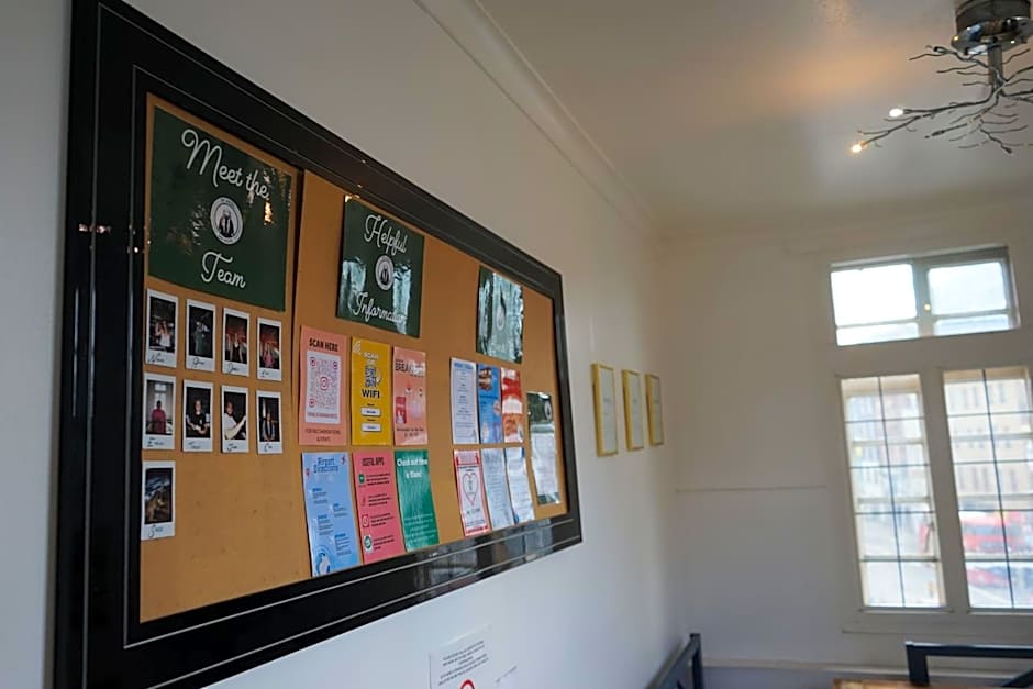 The Walrus Bar and Hostel