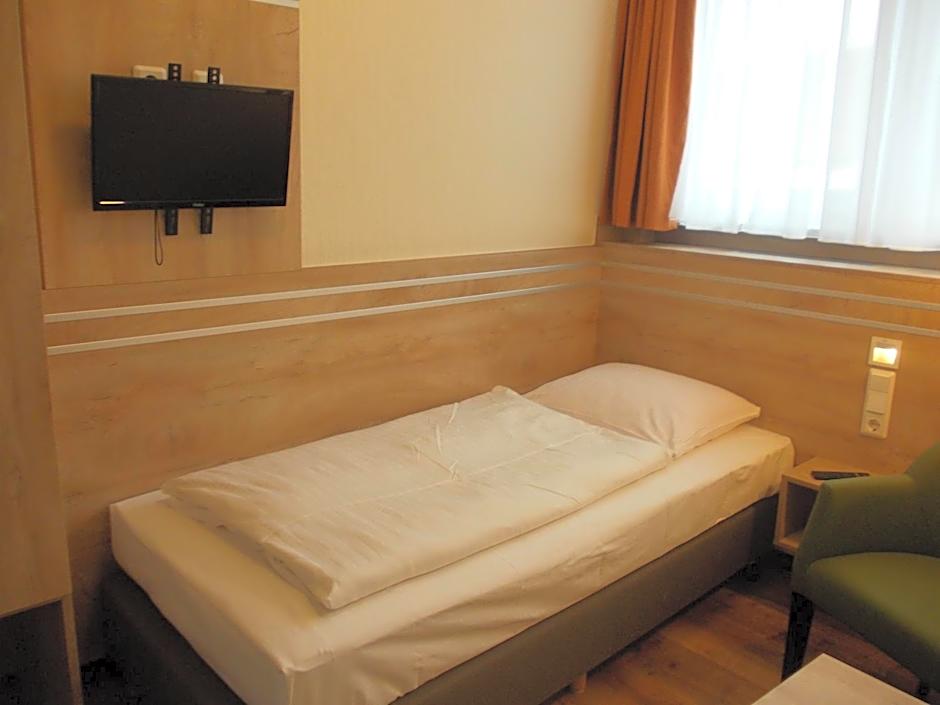 Zdjęcie 1 z 2 — Small Single Room