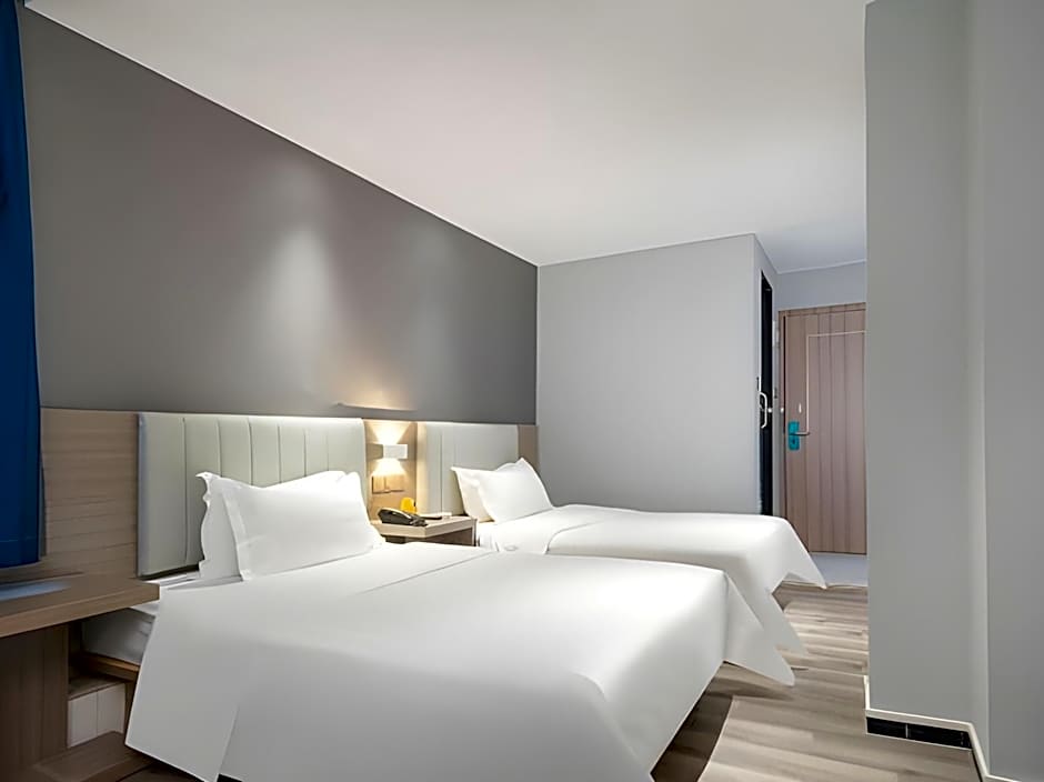 7 Days Inn Guangzhou Meihuayuan Metro Station Branch – Guangzhou (Canton), IA