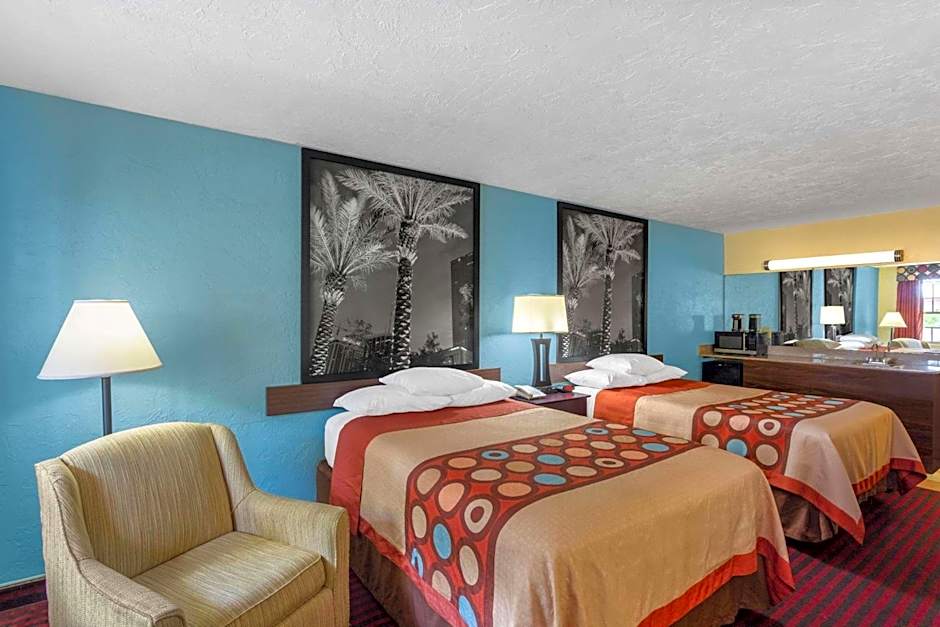 Super 8 by Wyndham Bradenton Sarasota Area