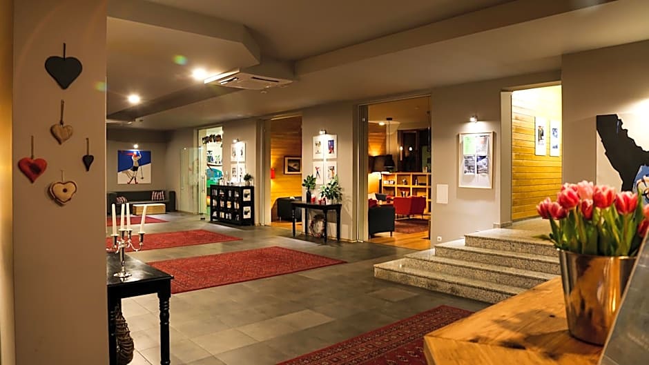 White Lavina - Ski, Bike, Hike