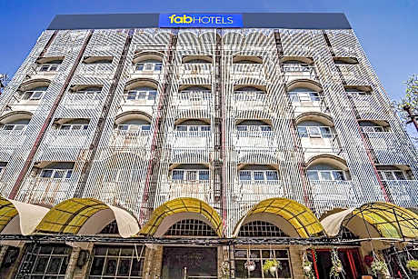 FabHotel Santosh Palace