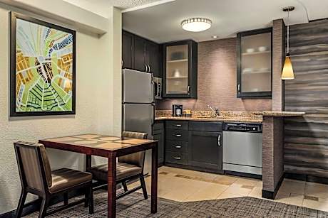 Studio, 1 King Bed with Sofa bed (1 King Bed and 1 Double Sofa Bed)