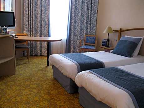 Standard Twin Room with River View
