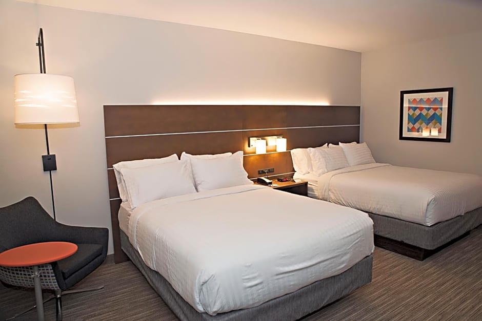 Holiday Inn Express & Suites Sterling By IHG