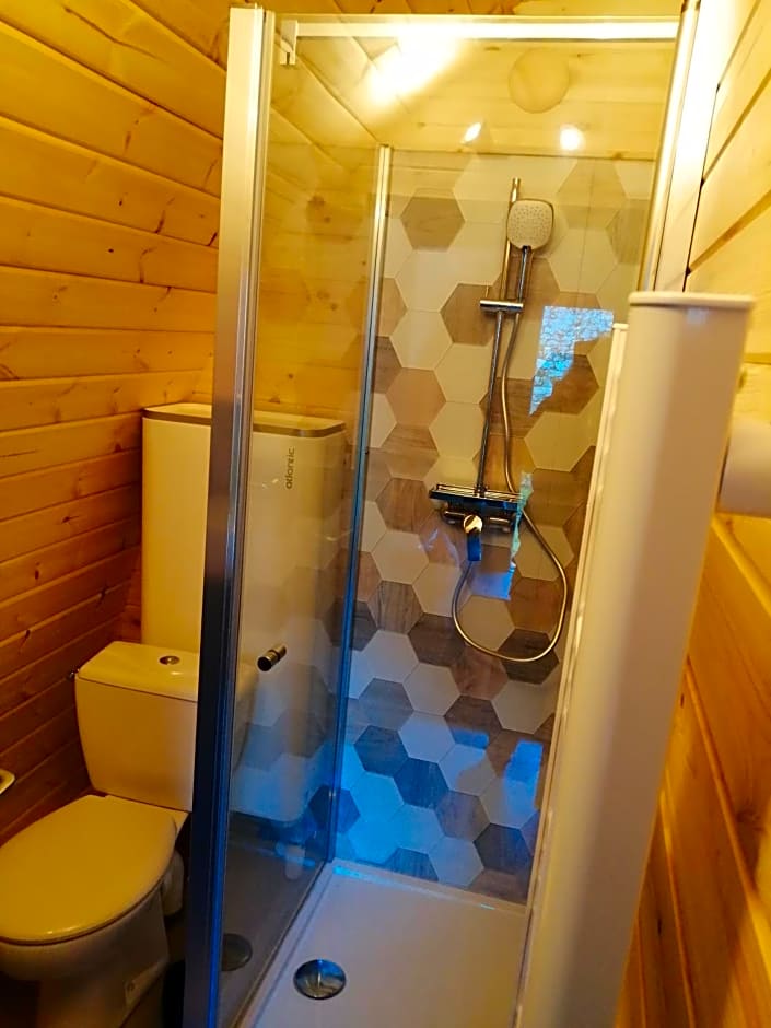 Chalet climatisé avec terrasse privative dont un chalet disposant d'une kitchenette