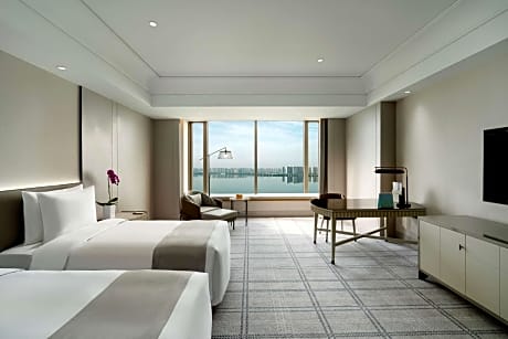 Premier Deluxe Lake View Twin