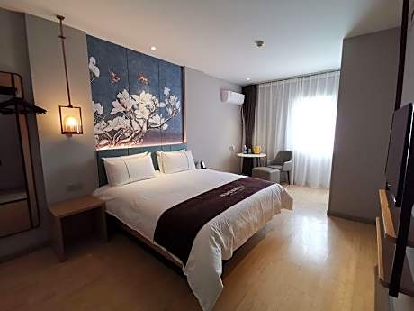 WH - Deluxe Bed Room