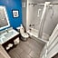 La Quinta Inn & Suites by Wyndham Houston Stafford Sugarland
