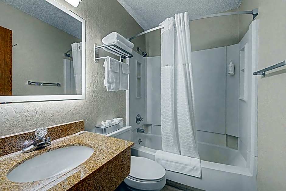 Super 8 by Wyndham Dubuque/Galena Area