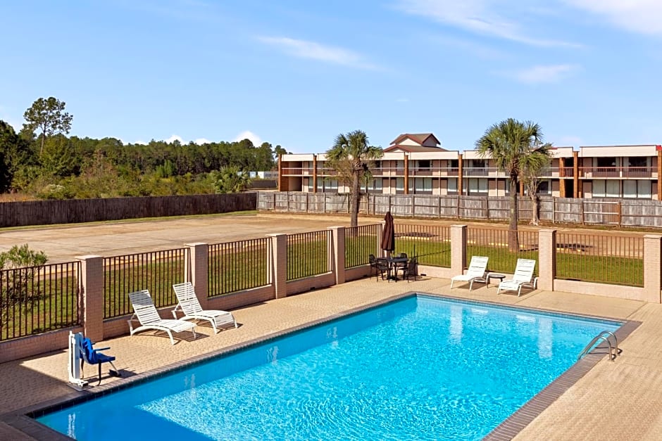 Super 8 by Wyndham Gulfport Near Biloxi