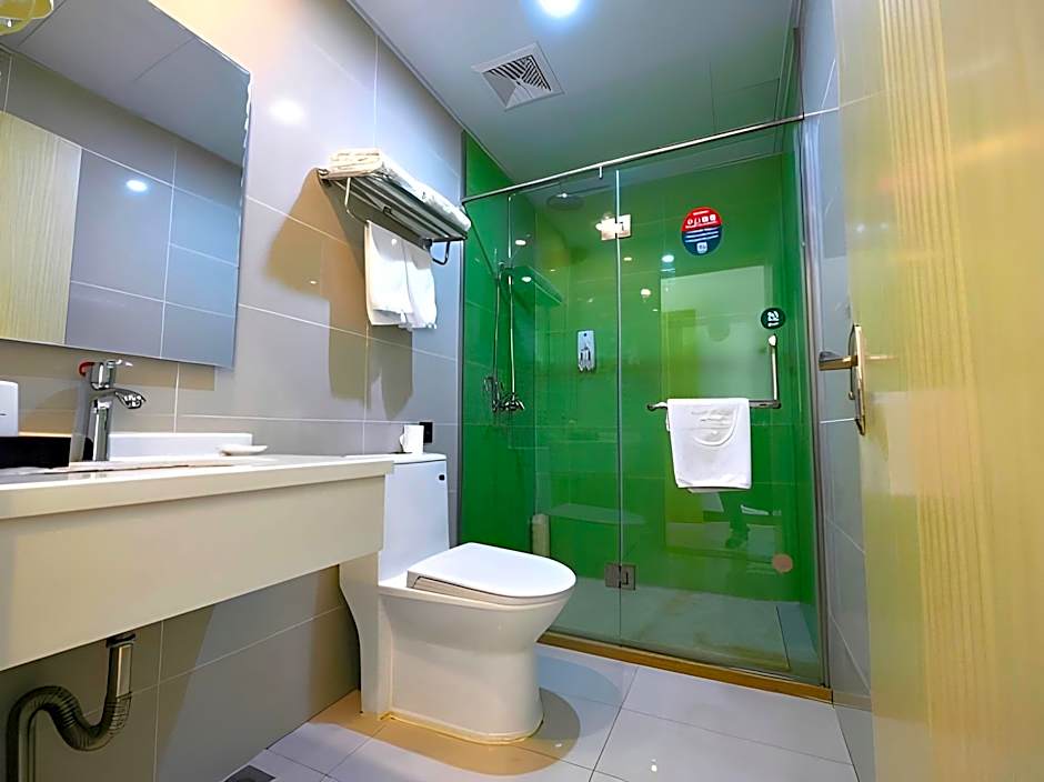 GreenTree Inn Dalian North Railway Station Express Hotel