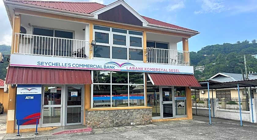 Le Chateau Bleu Hotel