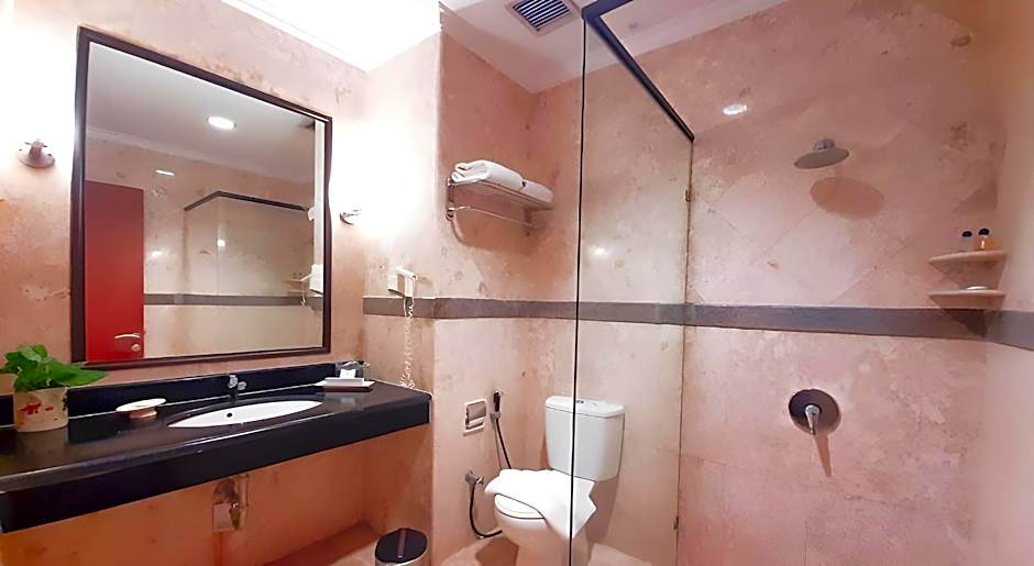 Royal Hotel and Villa Batu