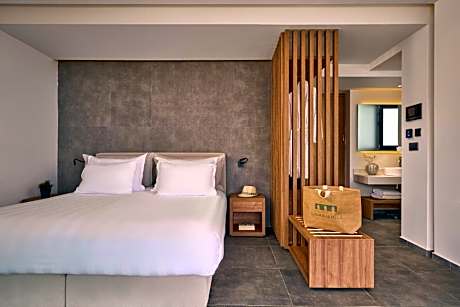 Deluxe Junior Suite Sea Front