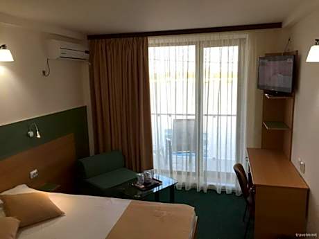 Triple Room with Lake View