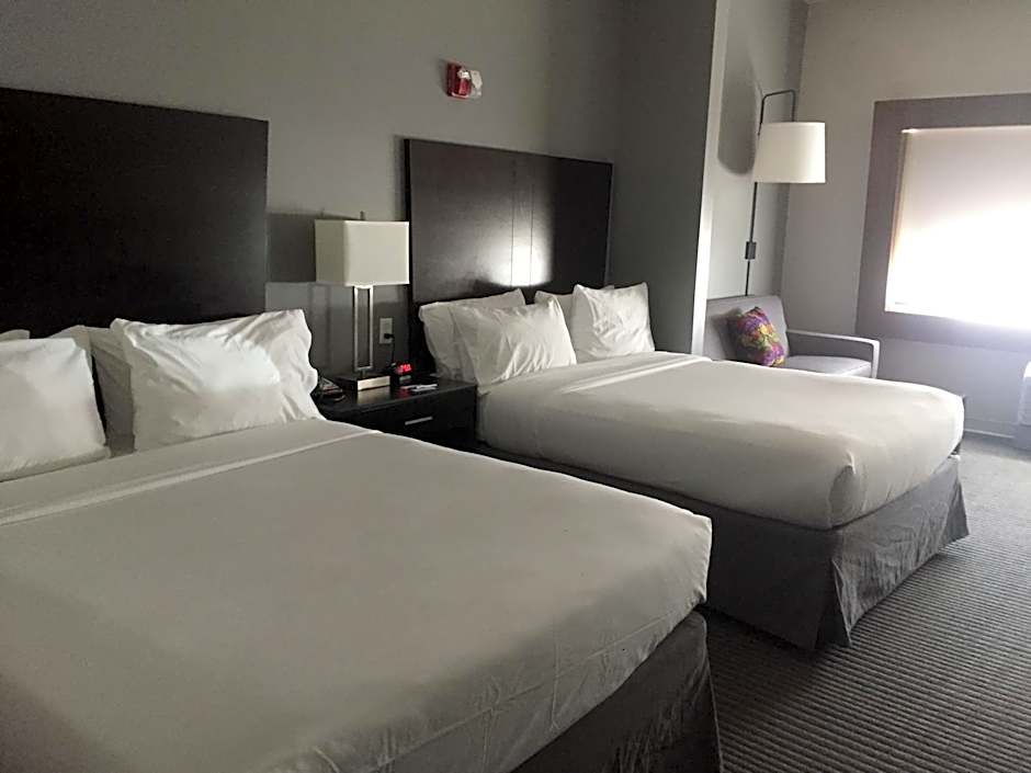 Holiday Inn Express and Suites Tahlequah By IHG