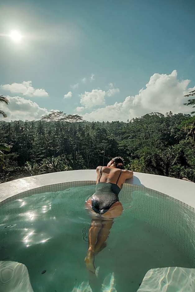 Woywoy Escape Bresela Adults Only