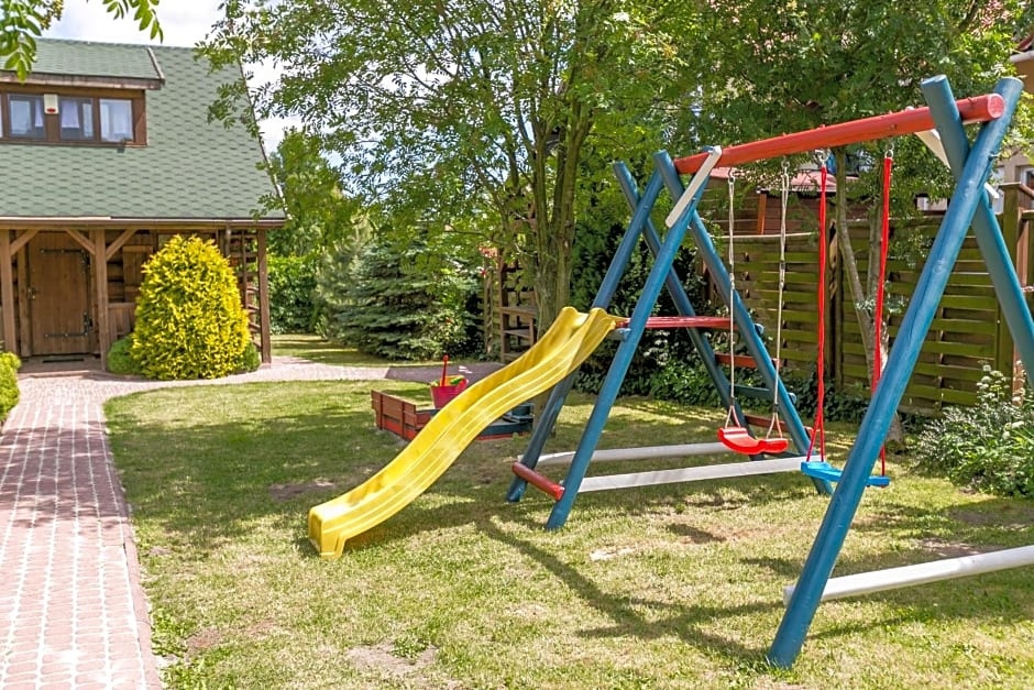 DOMKI POD JARZĘBINĄ