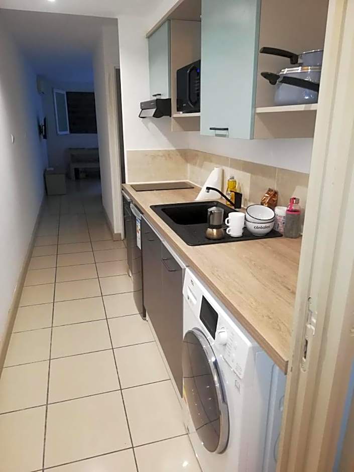 Appart Alexina, 2mn à pieds de la plage de BOUCAN-CANOT