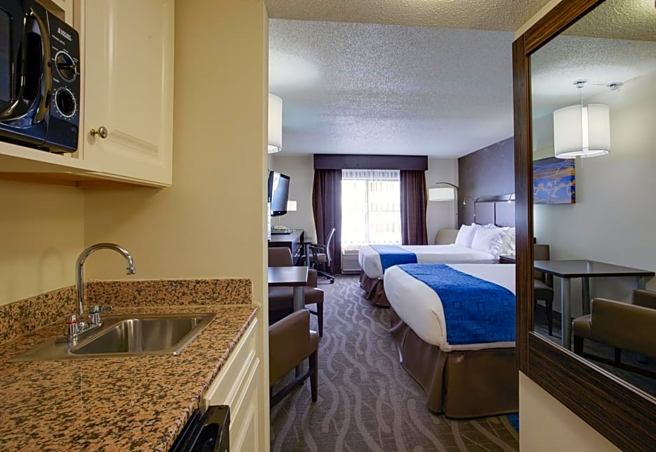 Holiday Inn Express Hotel & Suites Meadowlands Area