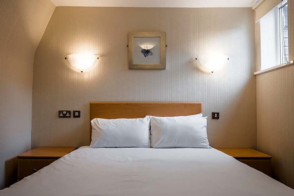 Photo 1 of 6 of Cozy Double Room