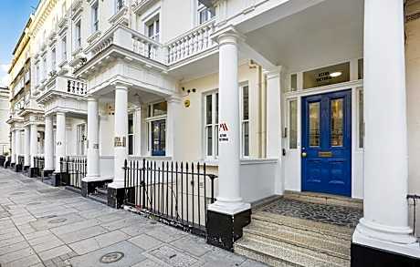 Astor Victoria Hostel