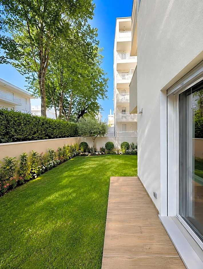 Marina Dream Beach Apartments with Sea View Terrace - Agenzia Cocal