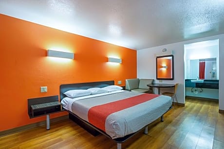 King Room - Non-Smoking