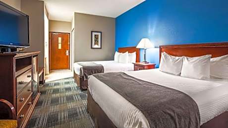 2 Queen Beds Non-Smoking Larger Room Sofabed For One Person Microwave And Refrigerator Wi-Fi F