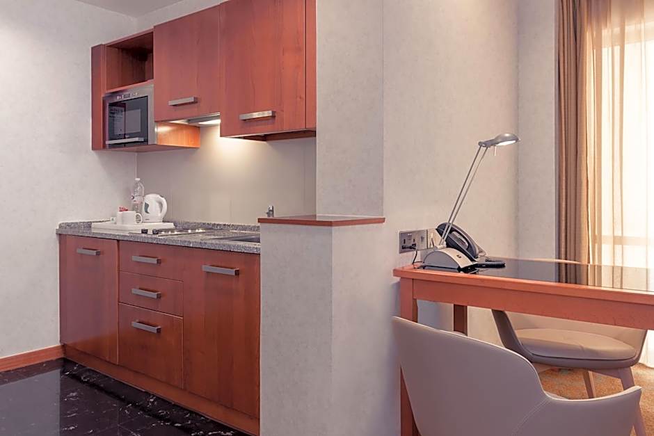 Holiday Inn - Suites Kuwait Salmiya by IHG