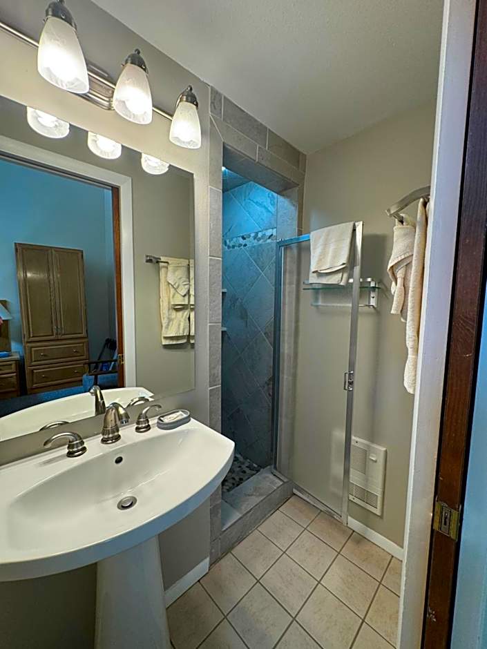 Shadow Mountain Lodge