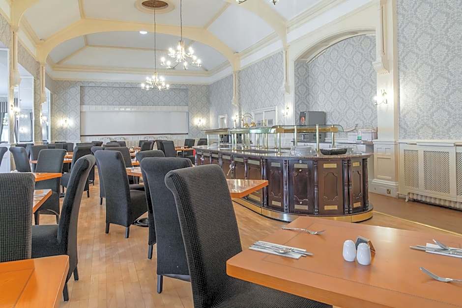 Clifton Hotel