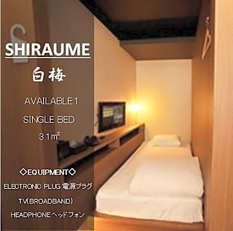 Single Bed in Mixed Dormitory Room