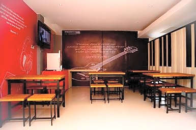 Front One Inn Sidoarjo