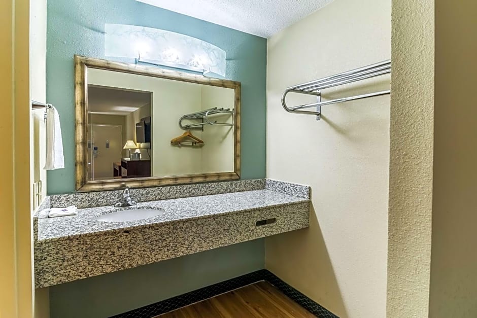 Motel 6-Kenly, NC