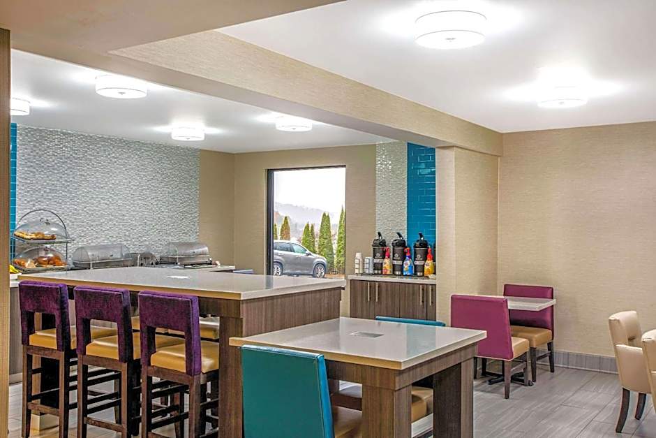 La Quinta Inn & Suites by Wyndham Radford