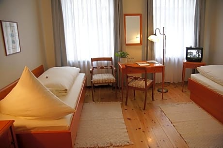 Double Room for Single Use