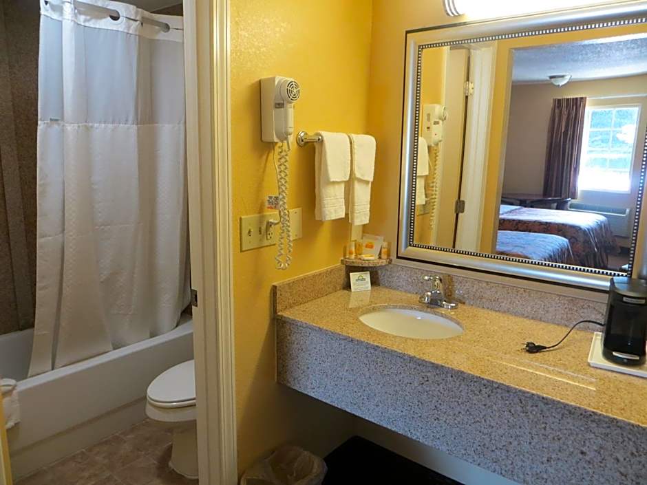 Days Inn by Wyndham Canton