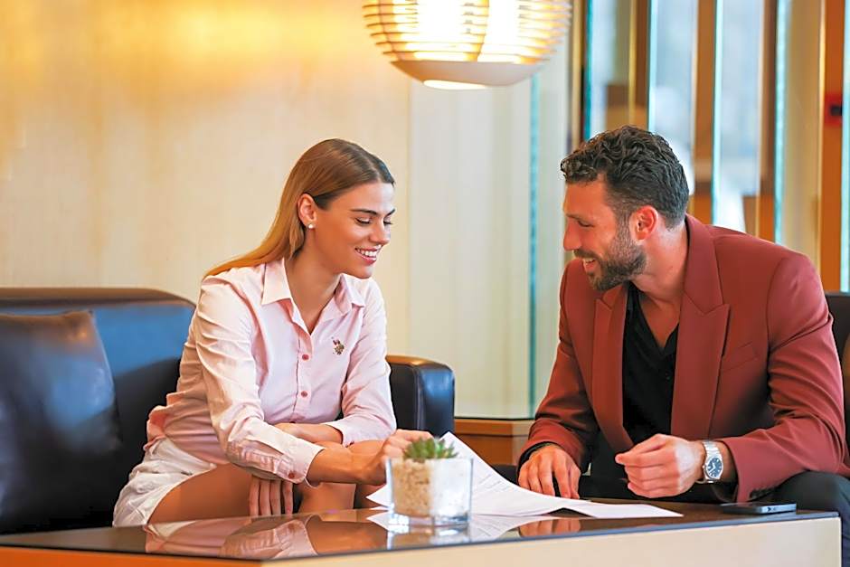 Hala Arjaan by Rotana Hotel