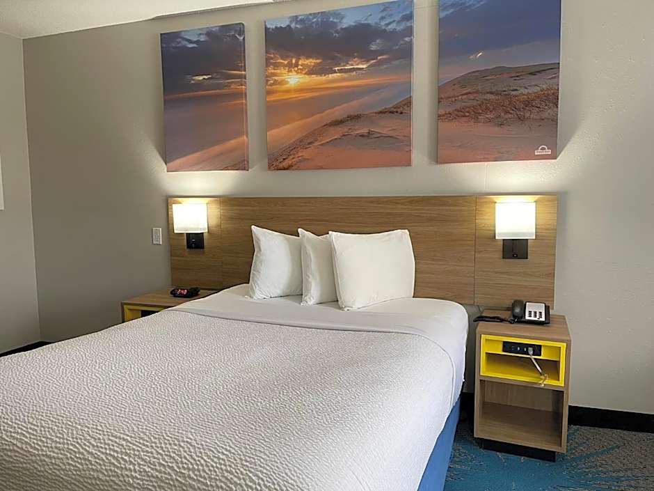 Days Inn by Wyndham Colby