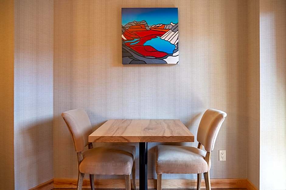 Moose Hotel and Suites