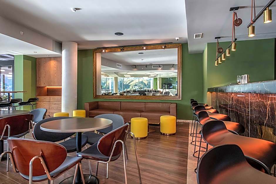 Golden Tulip Design Tbilisi