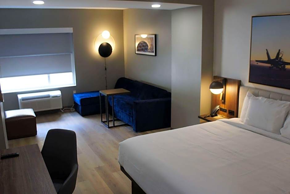 La Quinta Inn & Suites by Wyndham Manchester / Arnold AFB