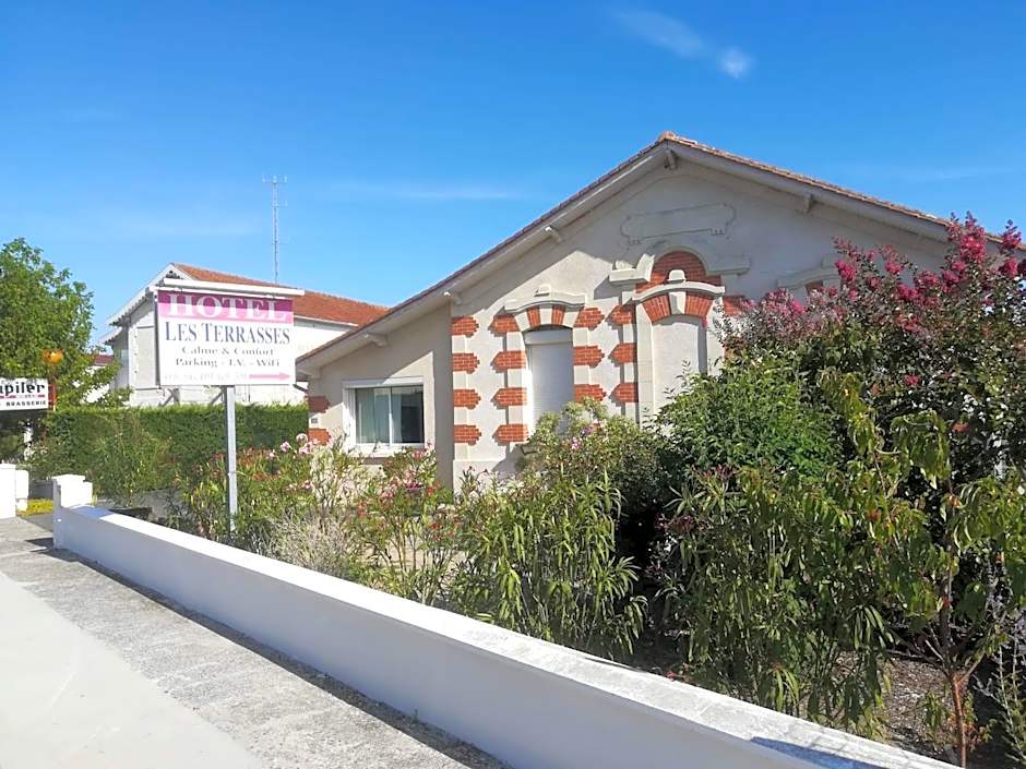 Hôtel LES TERRASSES