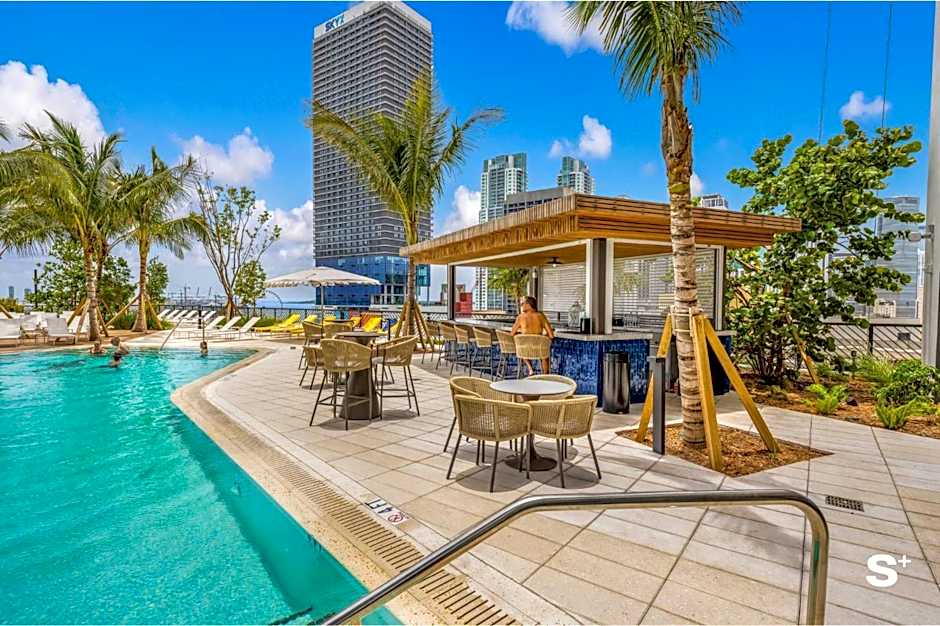 Modern Downtown 1BR with Amazing City Views