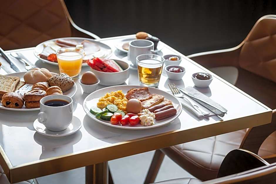Rise Hotel