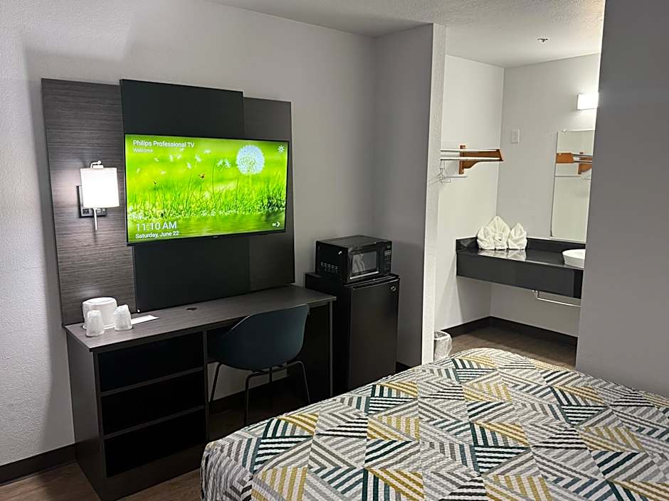 Motel 6-Des Moines, IA - North