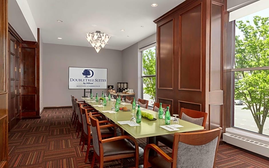 DoubleTree Suites By Hilton Boston - Cambridge