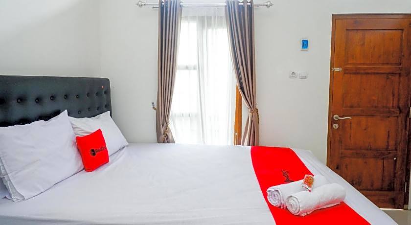 RedDoorz Syariah near RS Hermina Yogyakarta